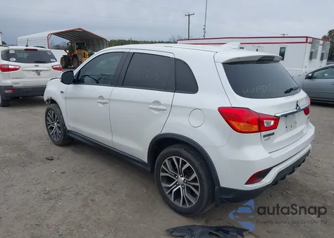 2019 Mitsubishi Outlander Sport 2.0 Es z USA, uszkodzony, nr VIN JA4AP3AU1KU017639